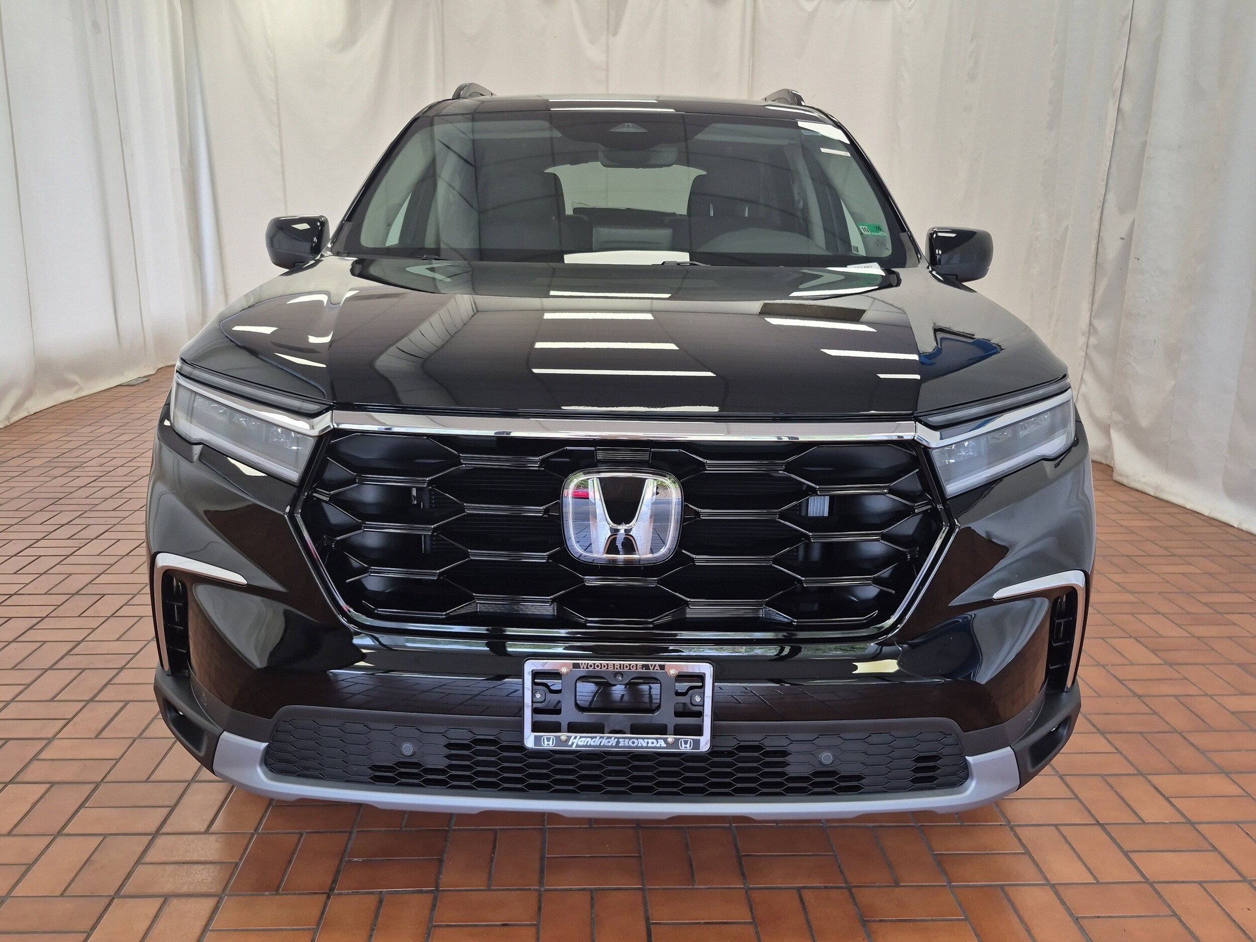 2025 Honda Pilot Touring photo 2