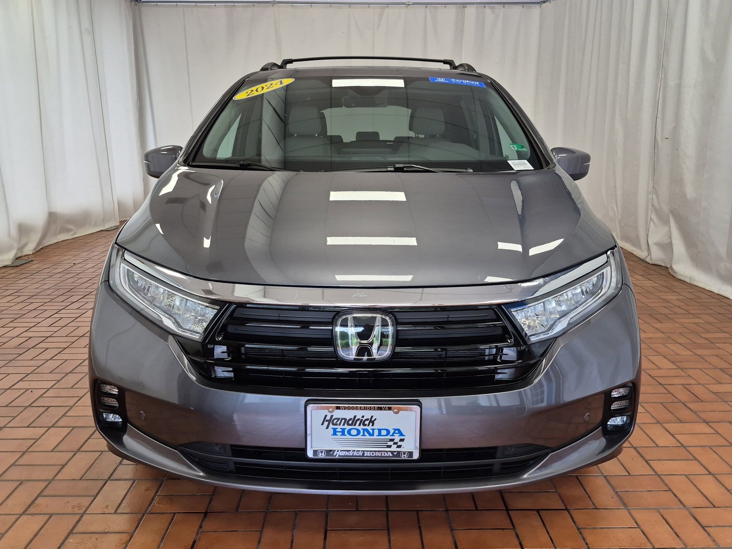 2024 Honda Odyssey Touring photo 2