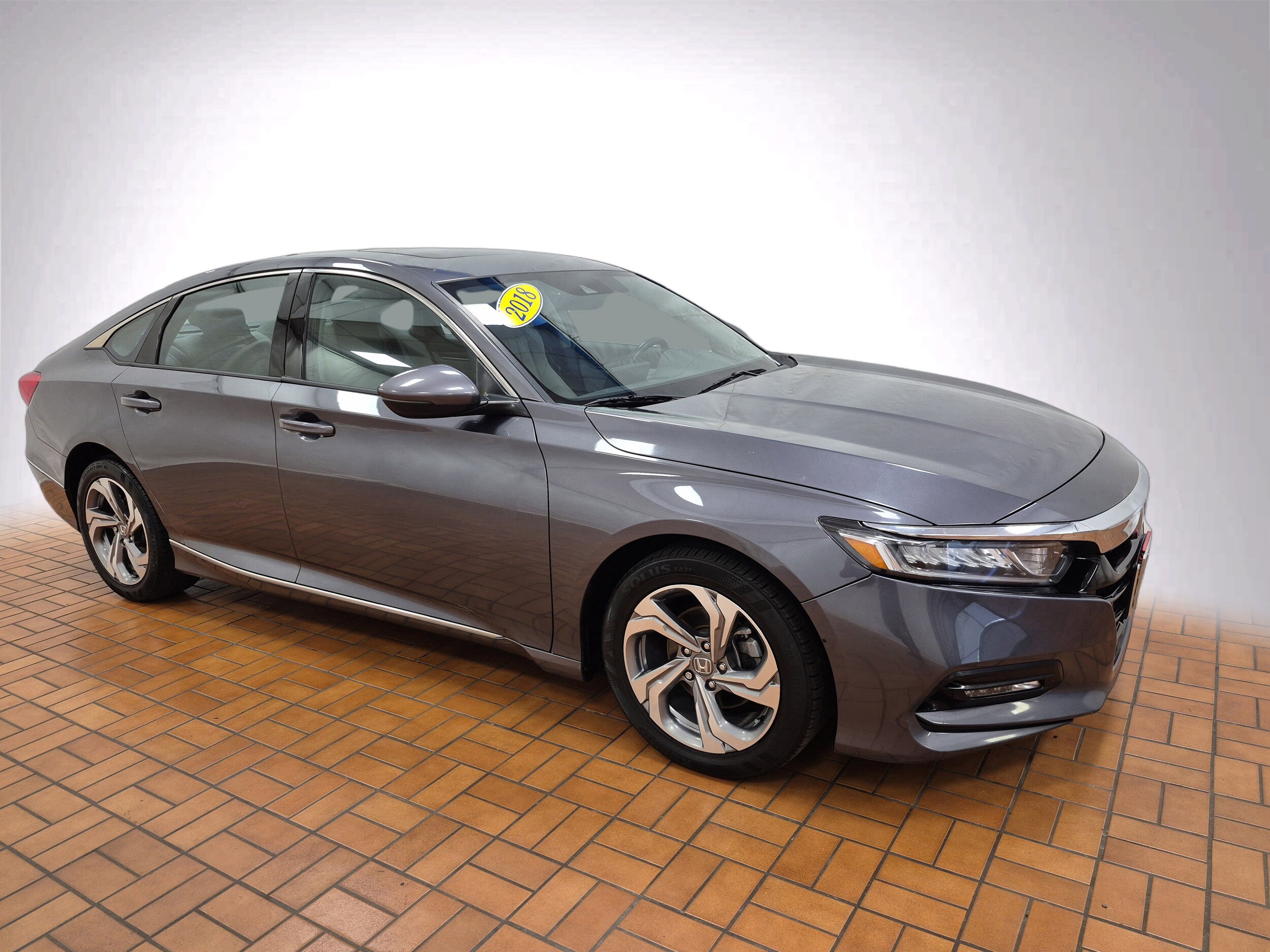 2018 Honda Accord EX-L 1.5T photo 3