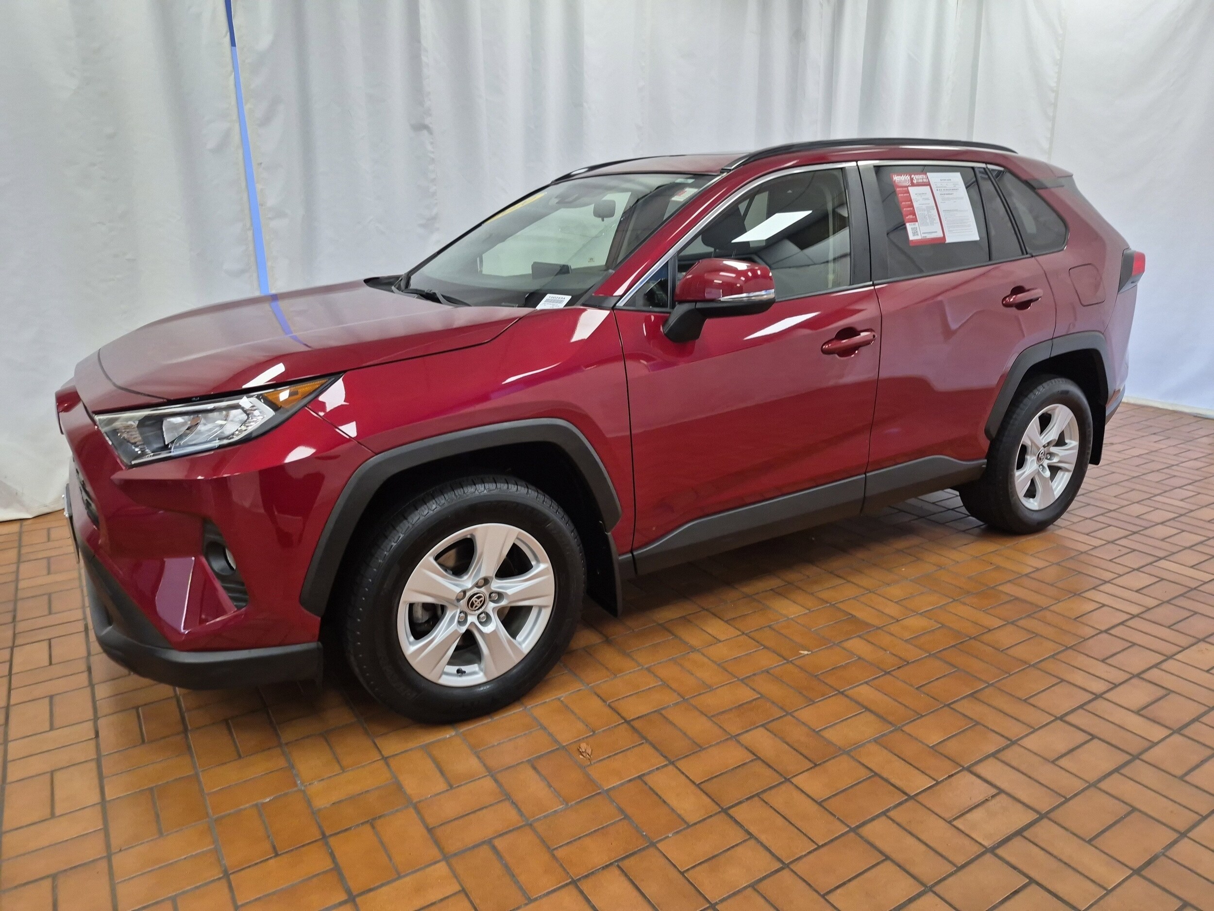 2020 Toyota RAV4 XLE photo 2