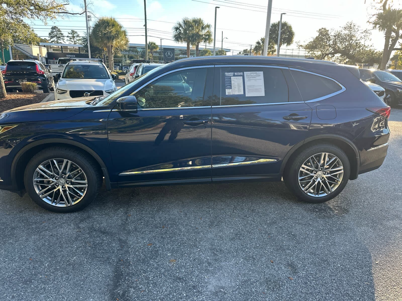 2023 Acura MDX SH-AWD Advance photo 3