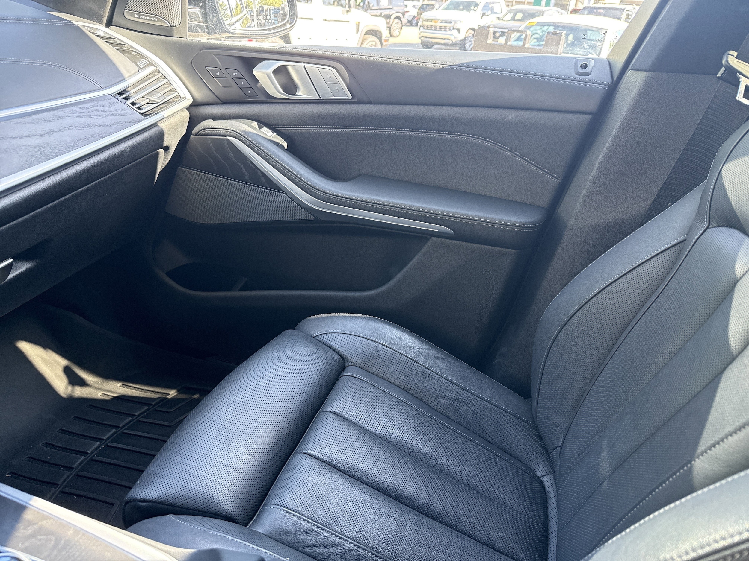 2021 BMW X7 40i - Photo 25