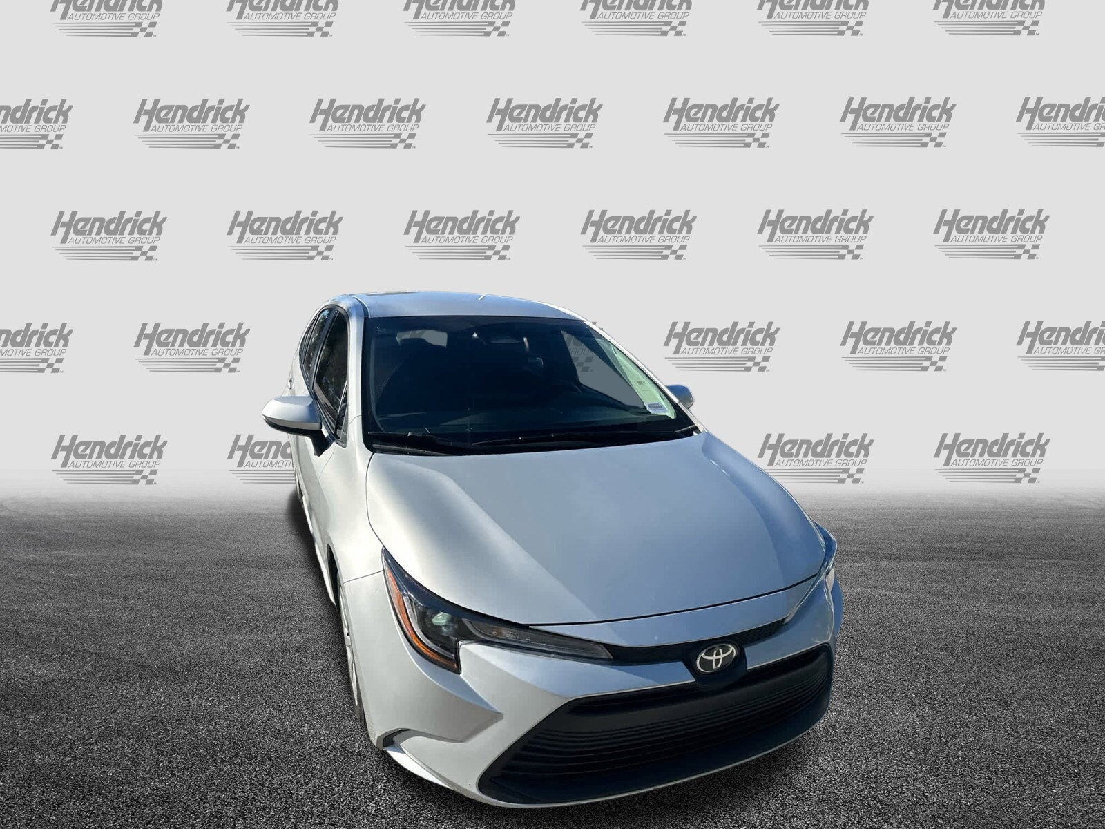 2023 Toyota Corolla LE photo 2