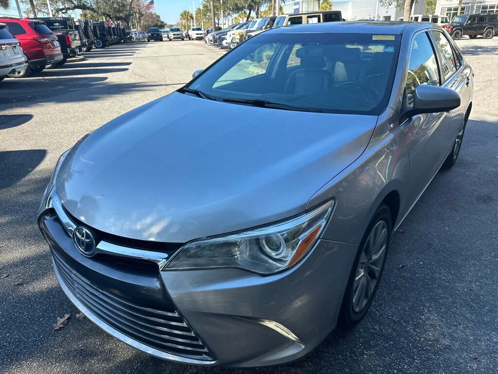 Used 2016 Toyota Camry XLE Sedan