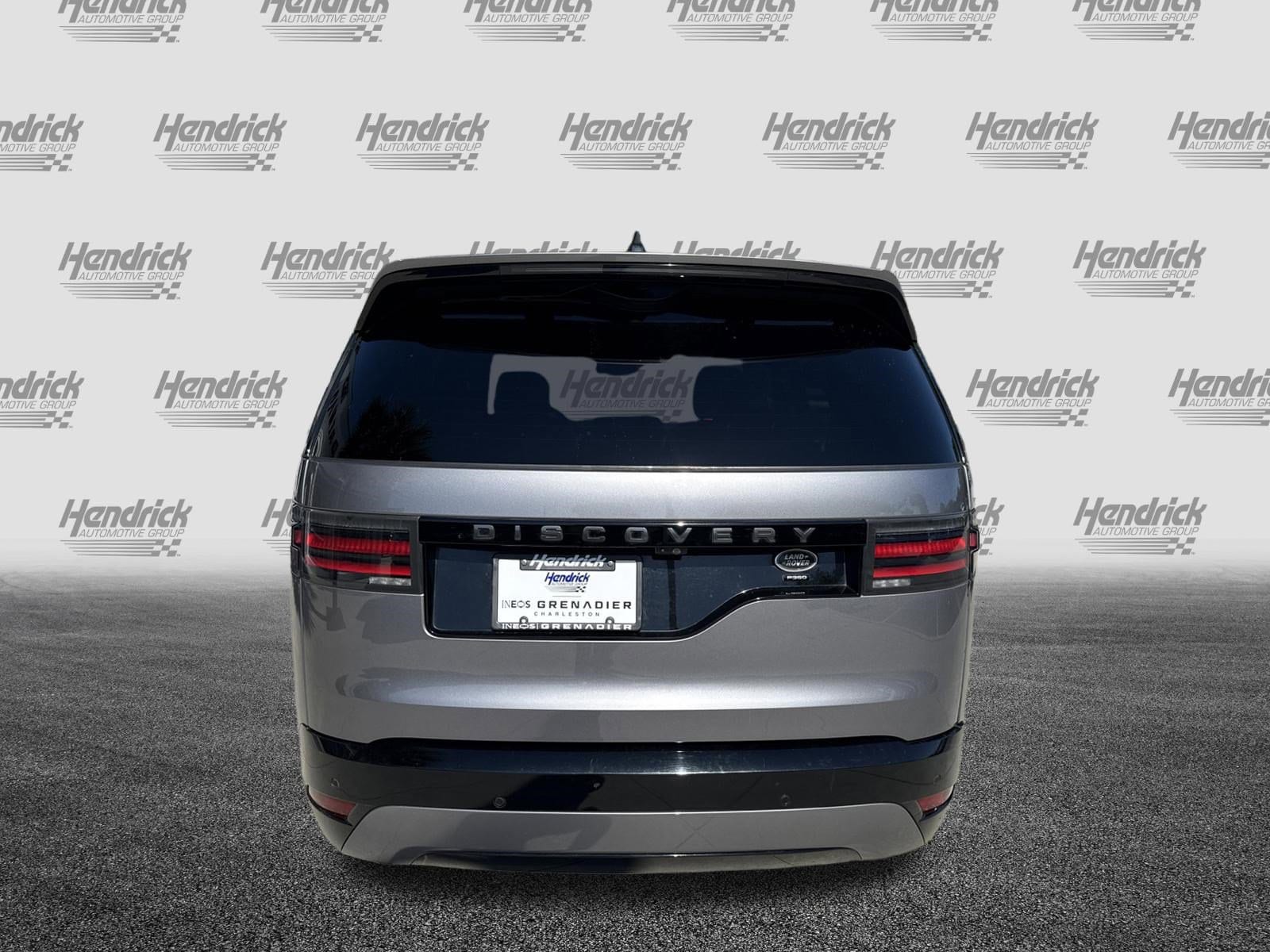 2021 Land Rover Discovery S R-Dynamic photo 3