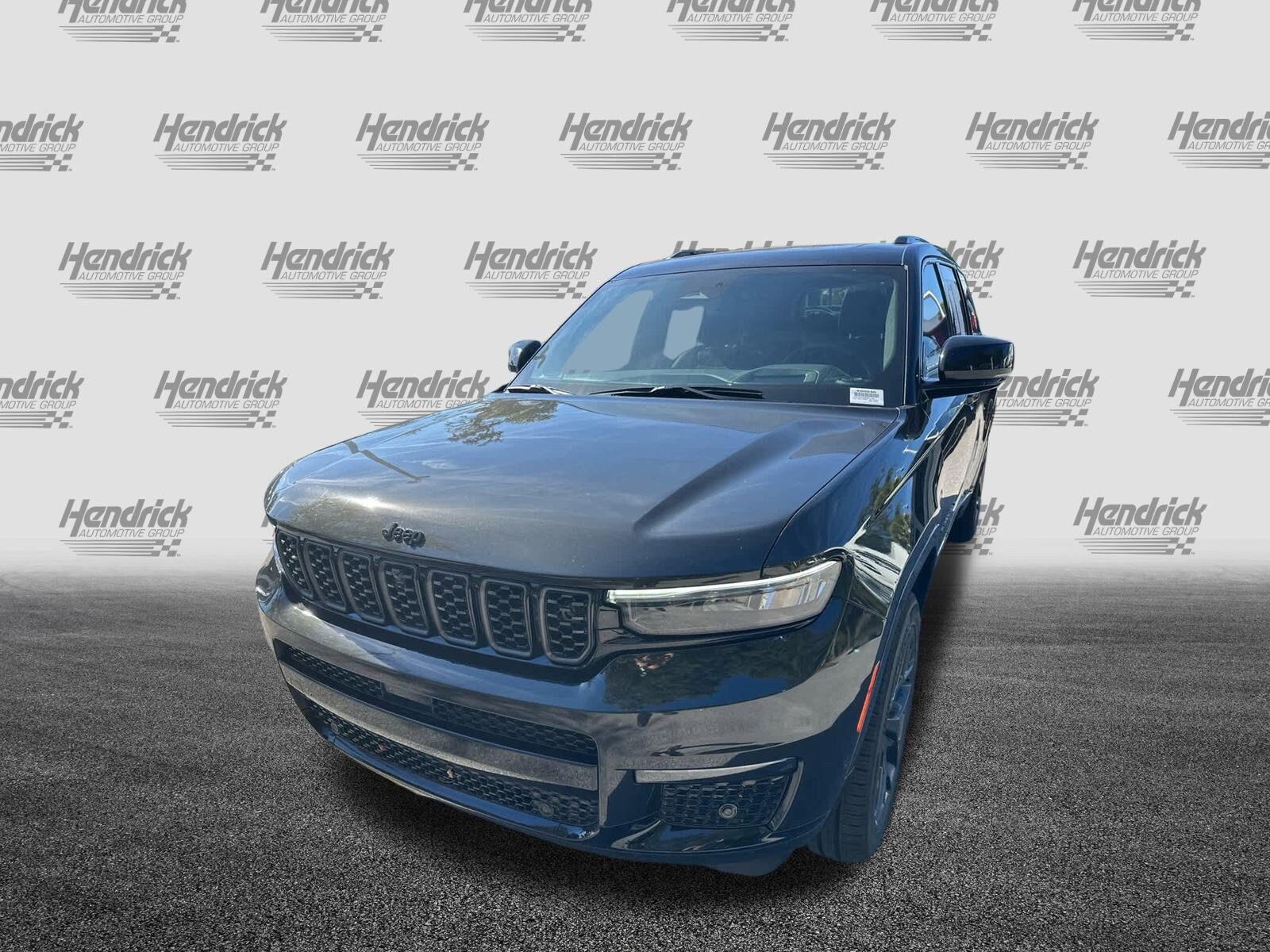 2023 Jeep Grand Cherokee L Summit Reserve photo 3