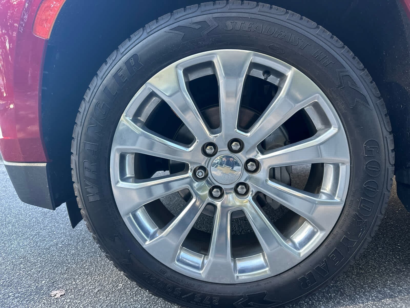 2021 Chevrolet Suburban Premier photo 2