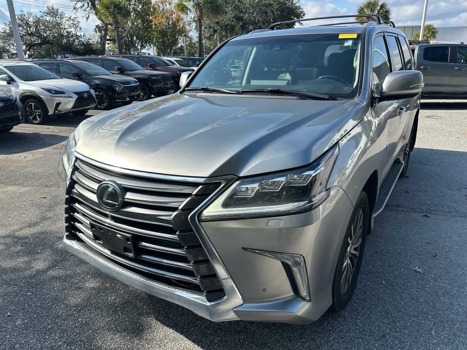 2018 Lexus LX 570 photo 2