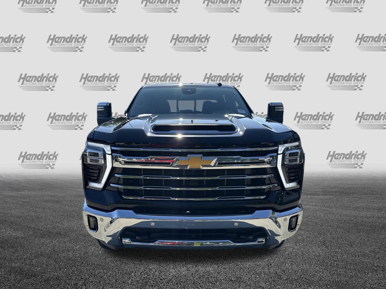2024 Chevrolet Silverado 2500 HD LTZ 4WD Crew Cab photo 2