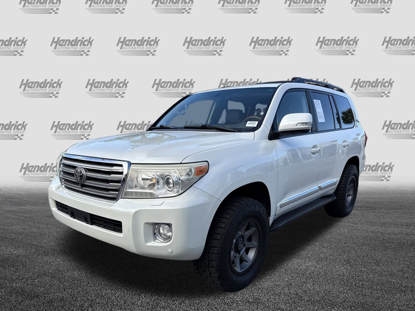 2013 Toyota Land Cruiser photo 2