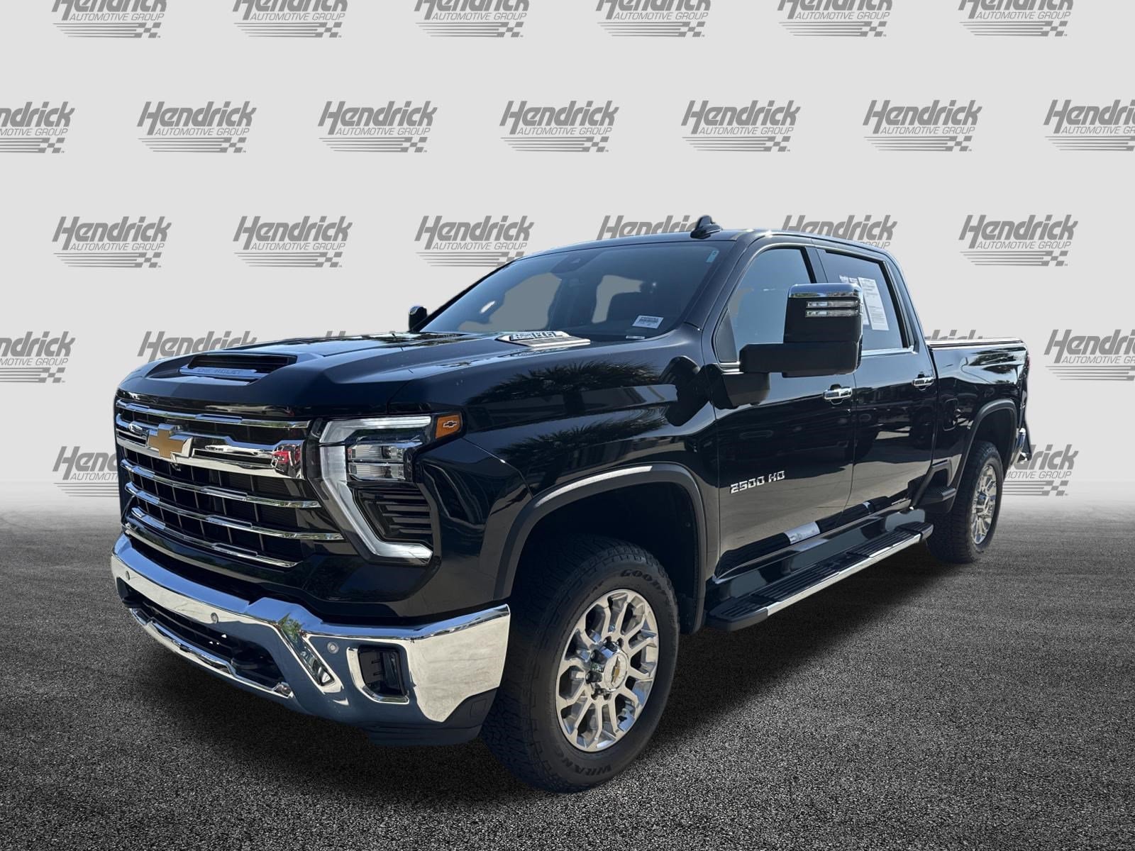 2024 Chevrolet Silverado 2500 HD LTZ 4WD Crew Cab photo 4