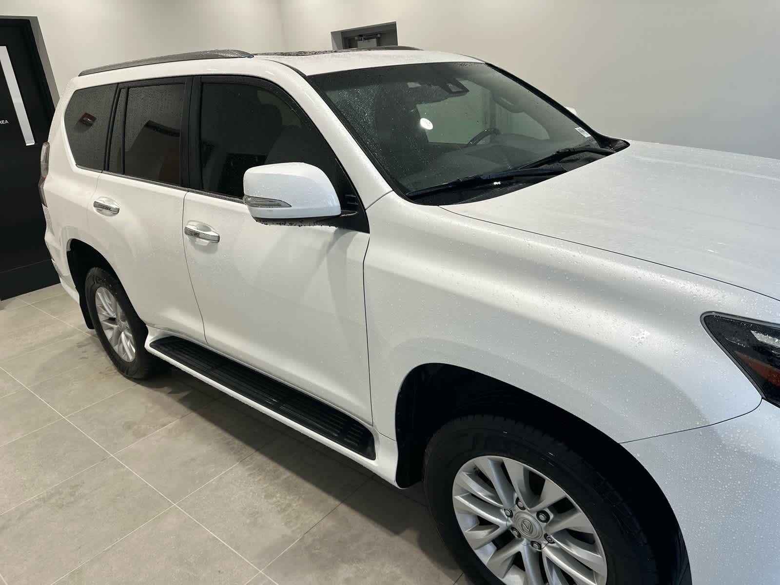 2021 Lexus GX 460 Premium photo 2