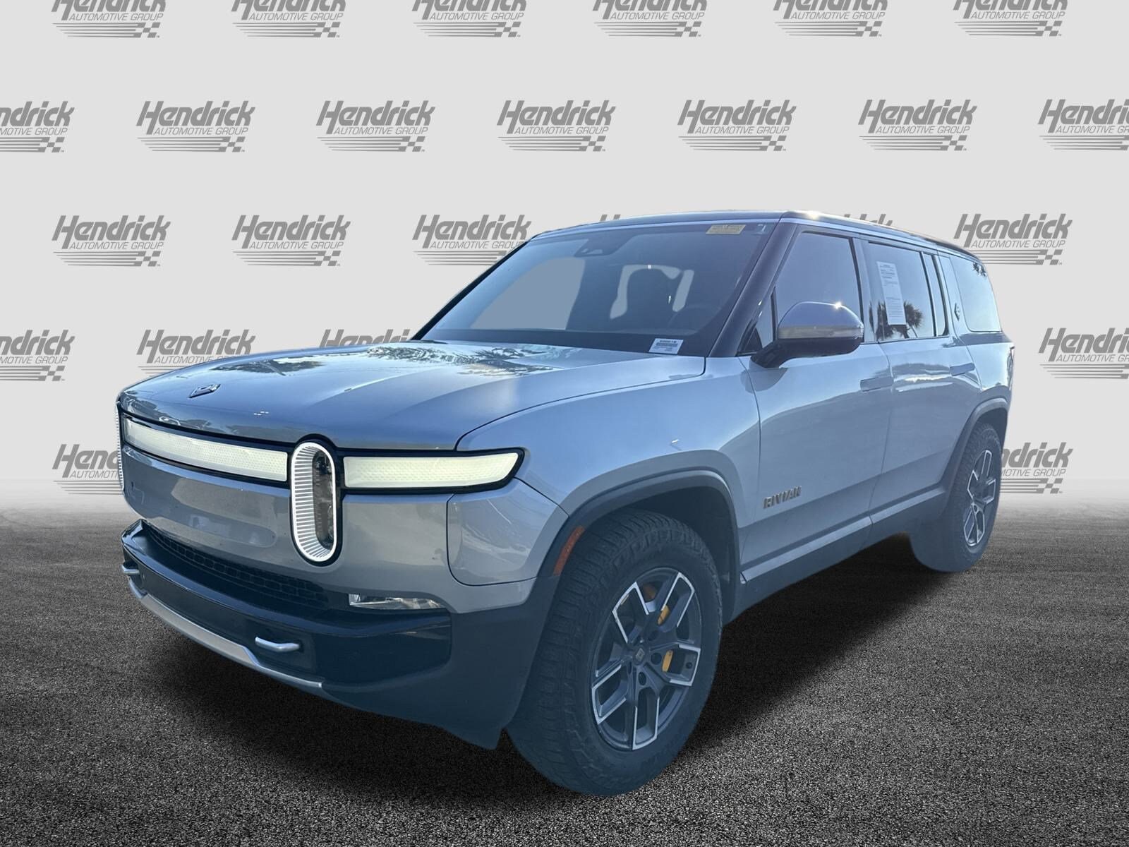 2023 Rivian R1S Adventure photo 3