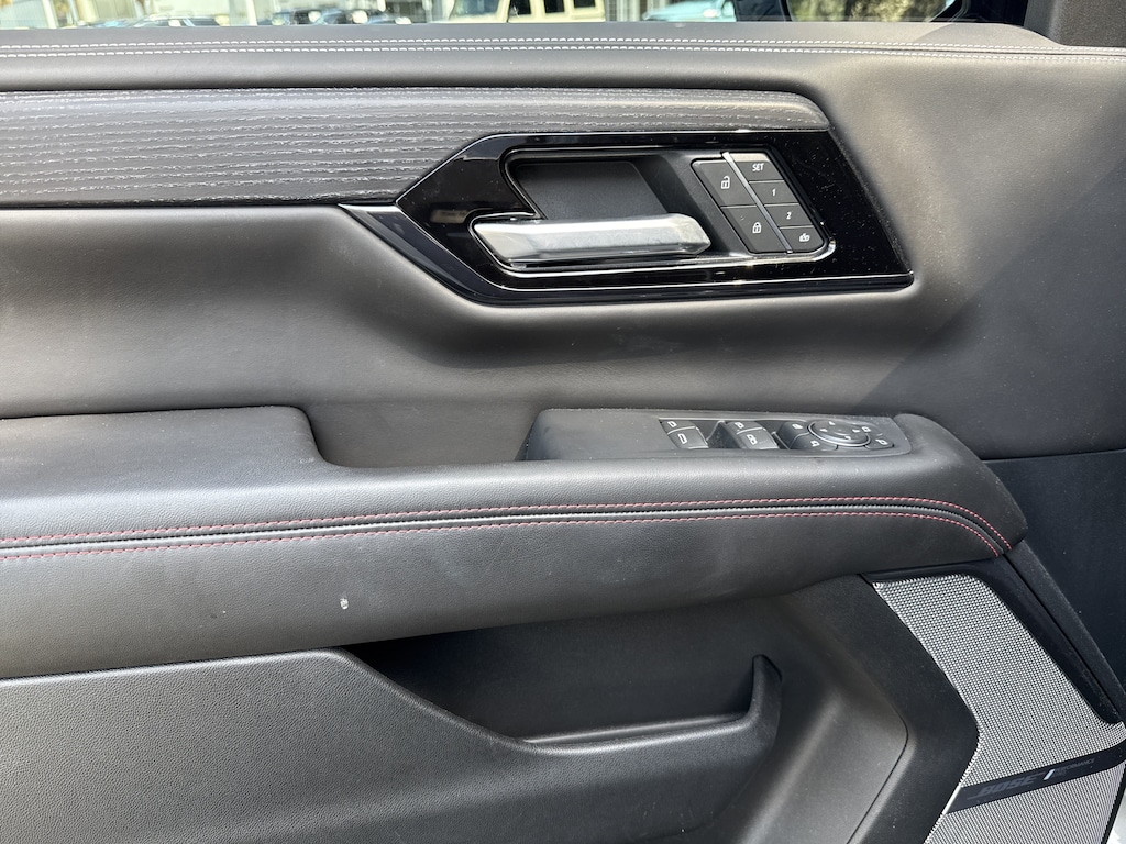 Used 2025 GMC Yukon AT4 Ultimate SUV