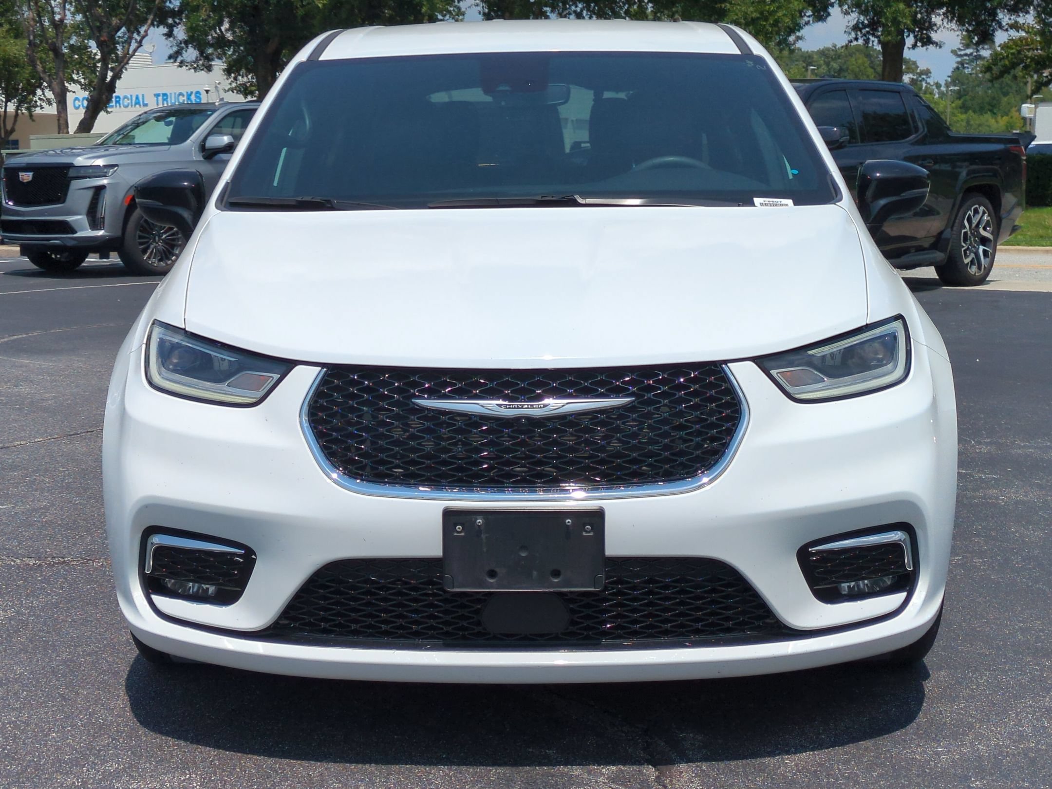 Used 2025 Chrysler Pacifica Select Minivan