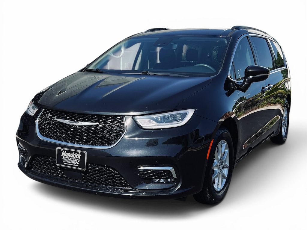 Used 2022 Chrysler Pacifica Touring L Minivan