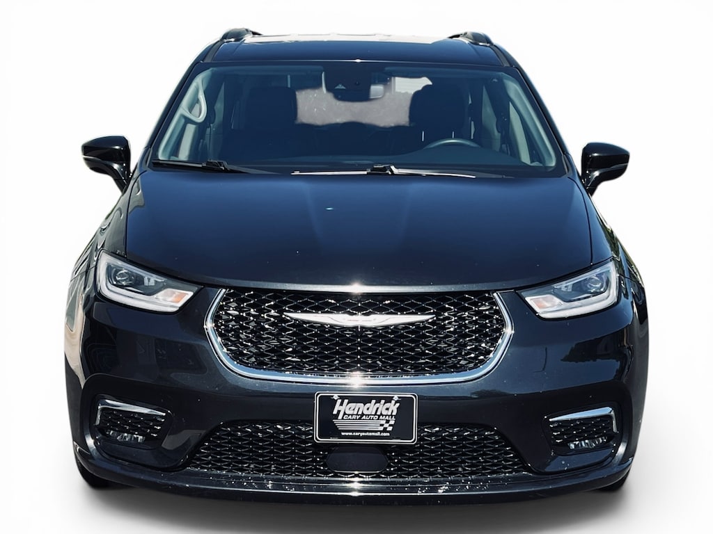 Used 2022 Chrysler Pacifica Touring L Minivan