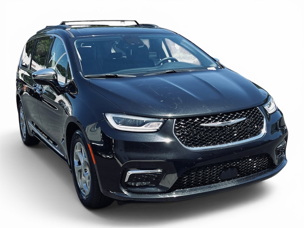 Used 2023 Chrysler Pacifica Limited Minivan