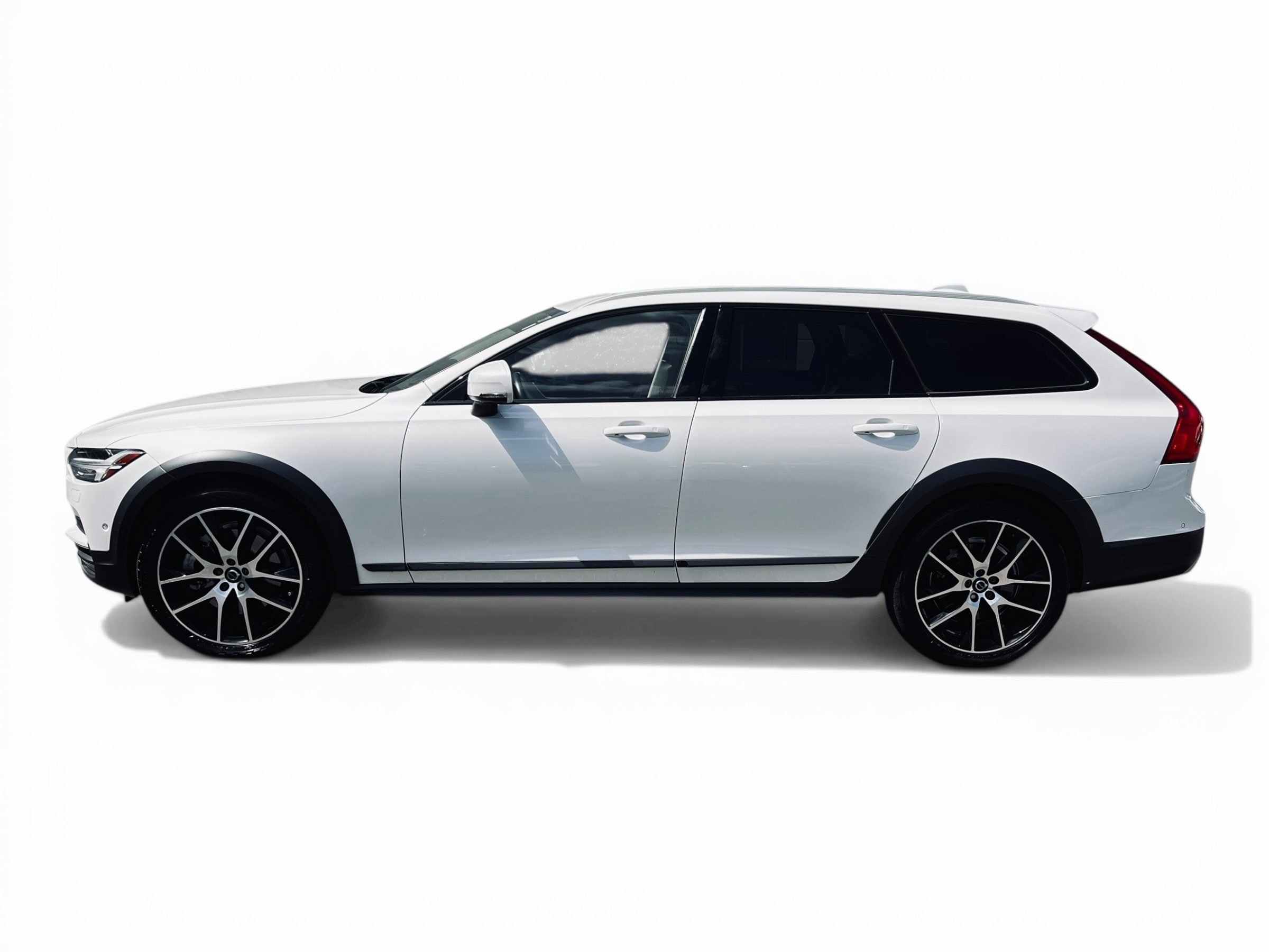 2020 Volvo V90 Cross Country photo 6