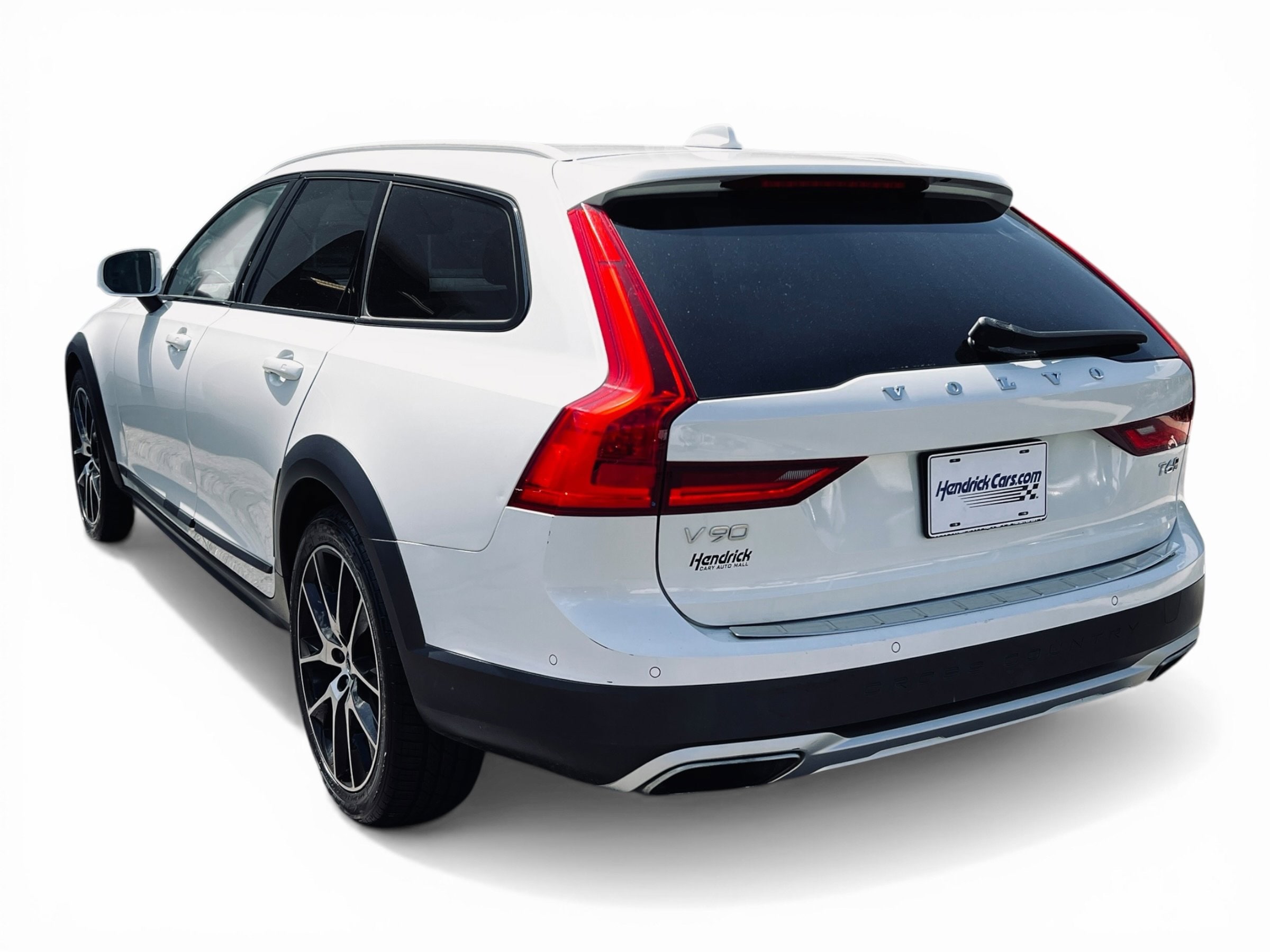 2020 Volvo V90 Cross Country photo 3