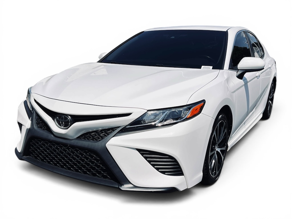 Used 2018 Toyota Camry SE Sedan