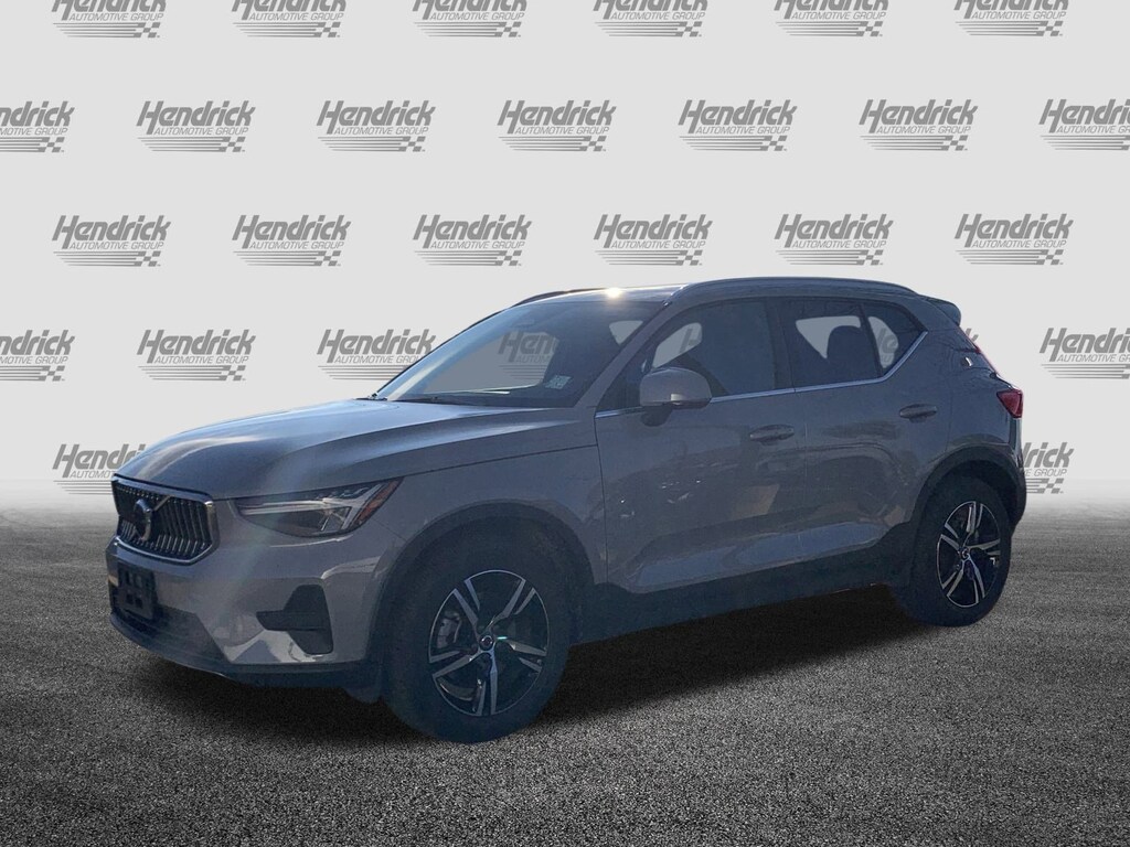 Used 2025 Volvo XC40 Core Bright Theme SUV