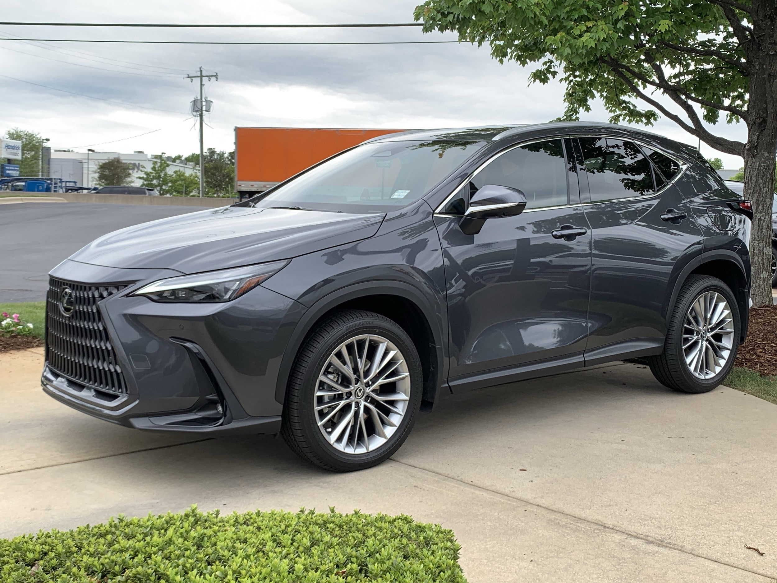 2025 LEXUS NX 350 Premium photo 2