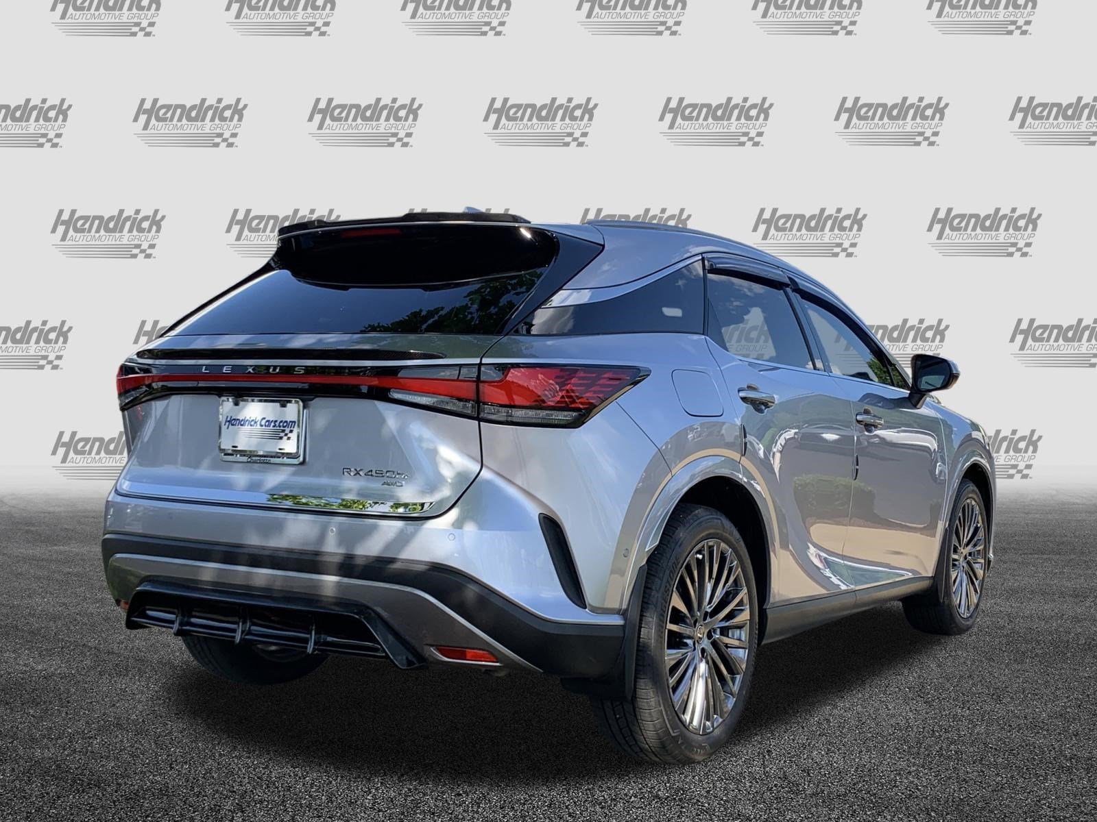 2024 LEXUS RX 450h+ Luxury photo 3