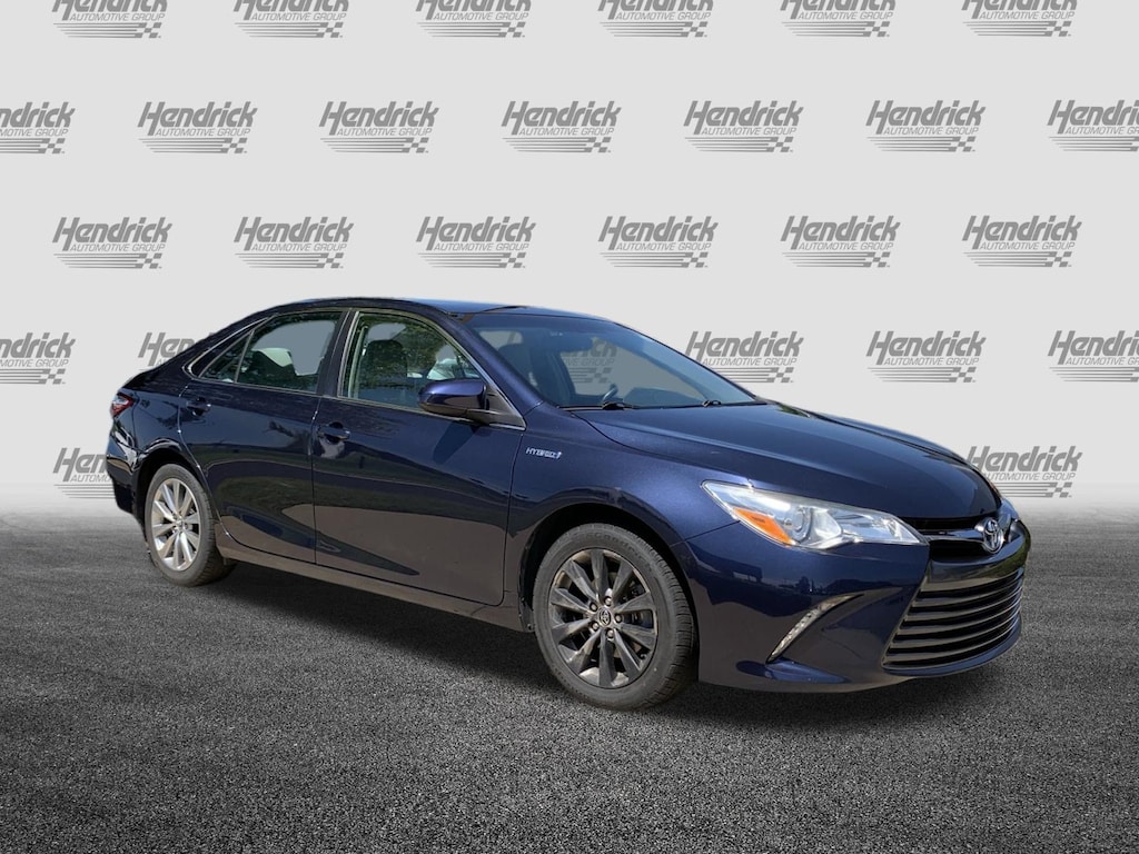 Used 2015 Toyota Camry Hybrid XLE Sedan