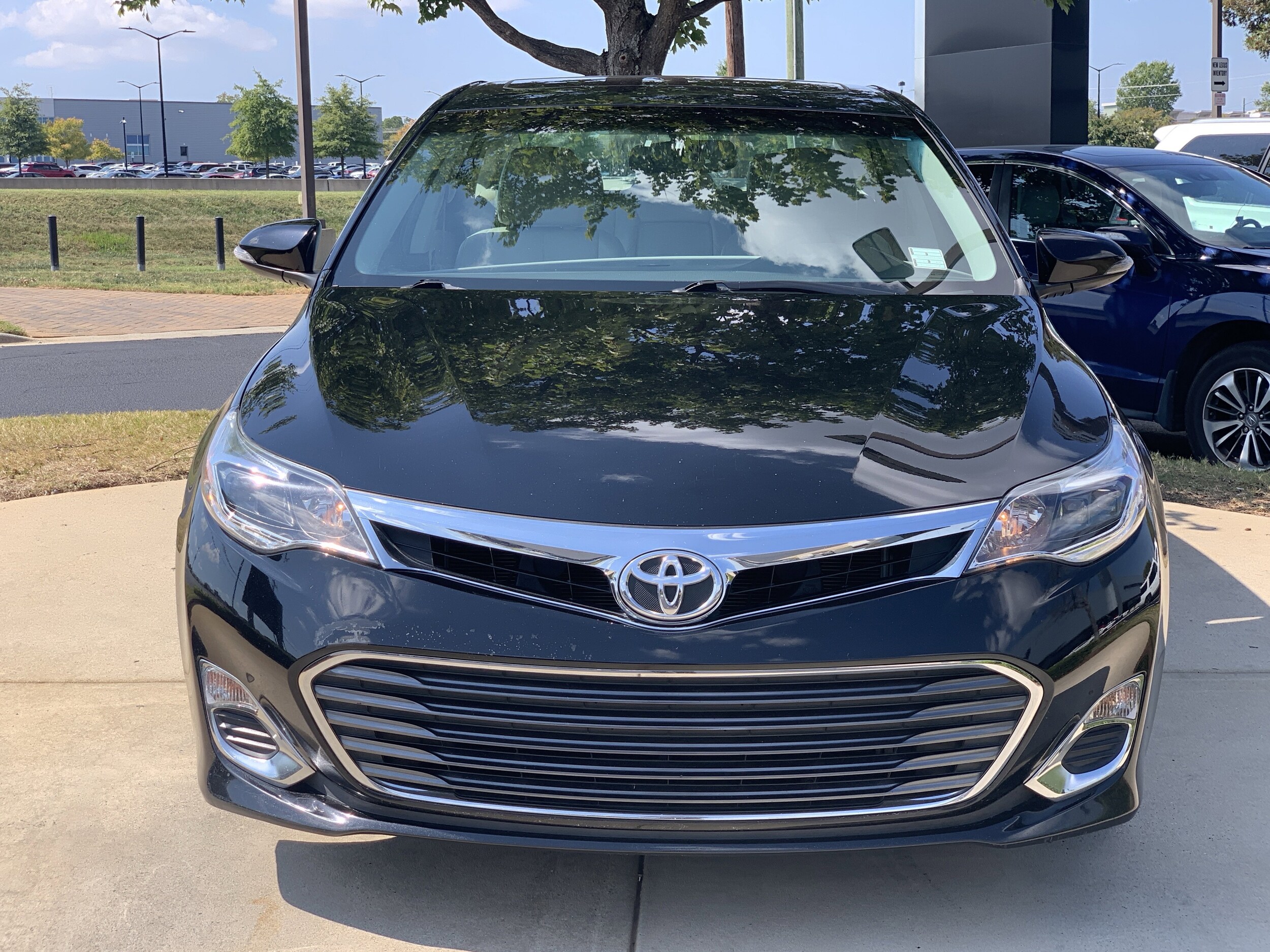 2014 Toyota Avalon XLE Premium photo 2