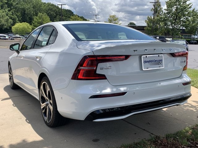 Volvo S60 Plus Dark Theme