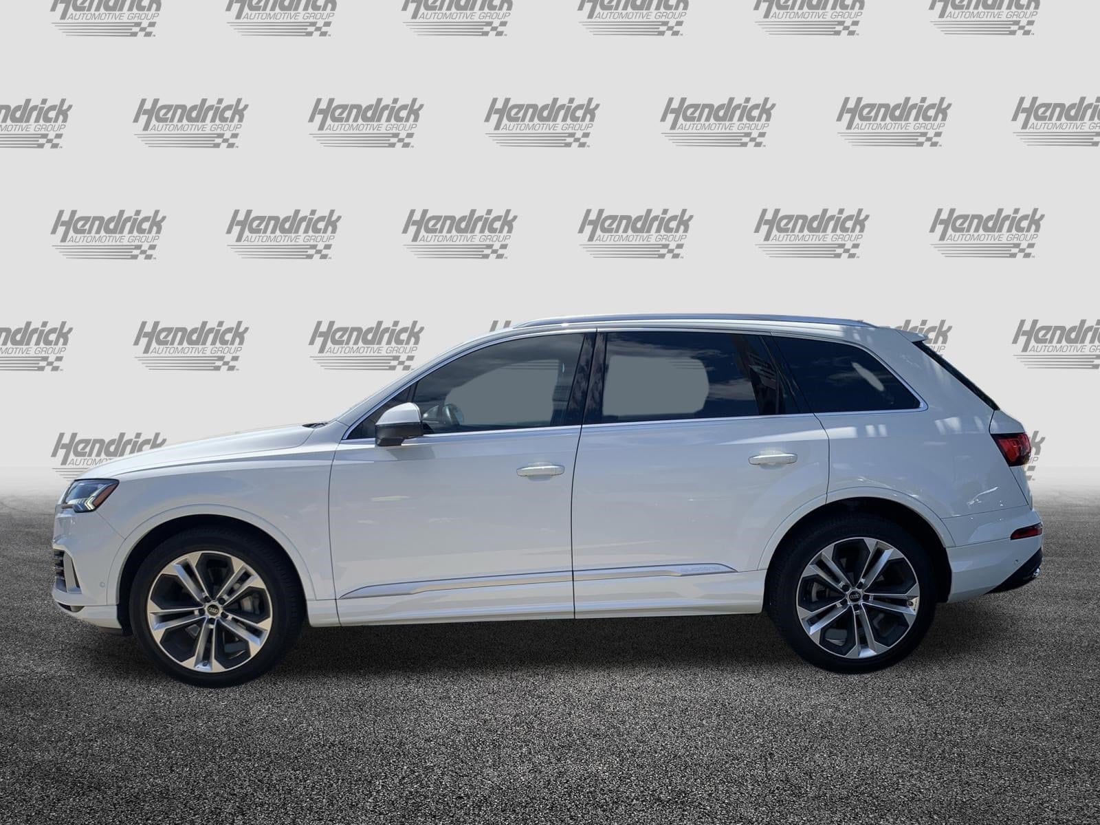 2023 Audi Q7 Premium Plus photo 4