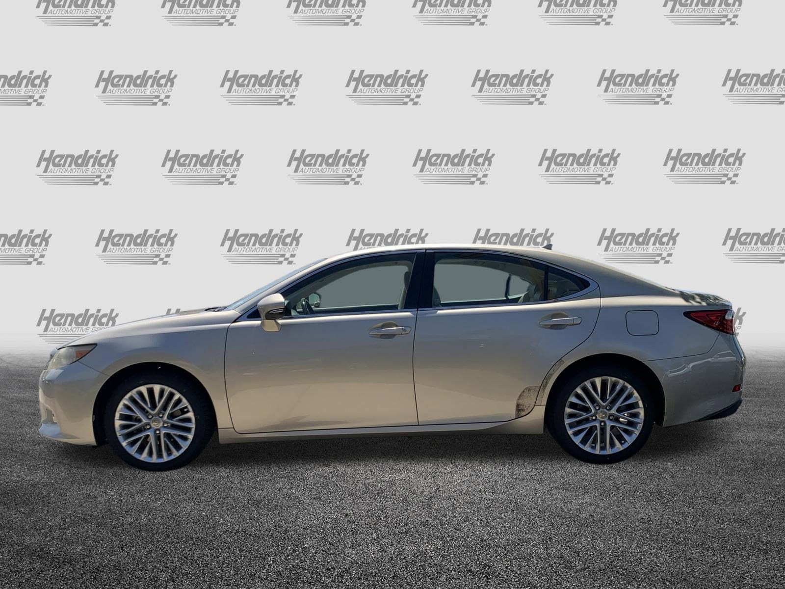 2013 LEXUS ES 350 4dr Sdn photo 5