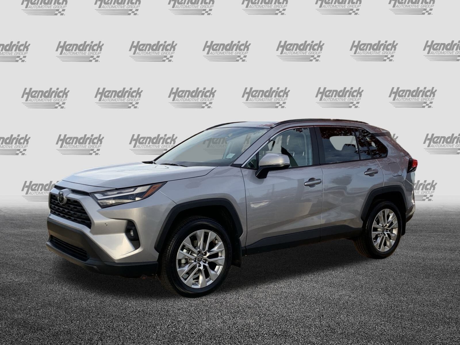 2025 Toyota RAV4 XLE Premium photo 3