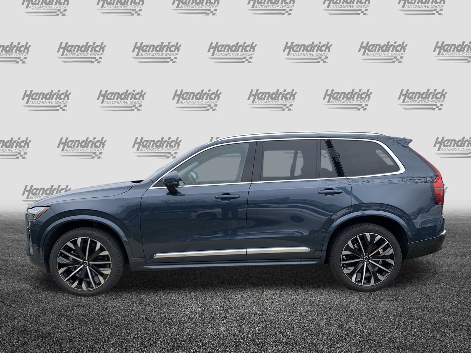 2025 Volvo XC90 Plus photo 4
