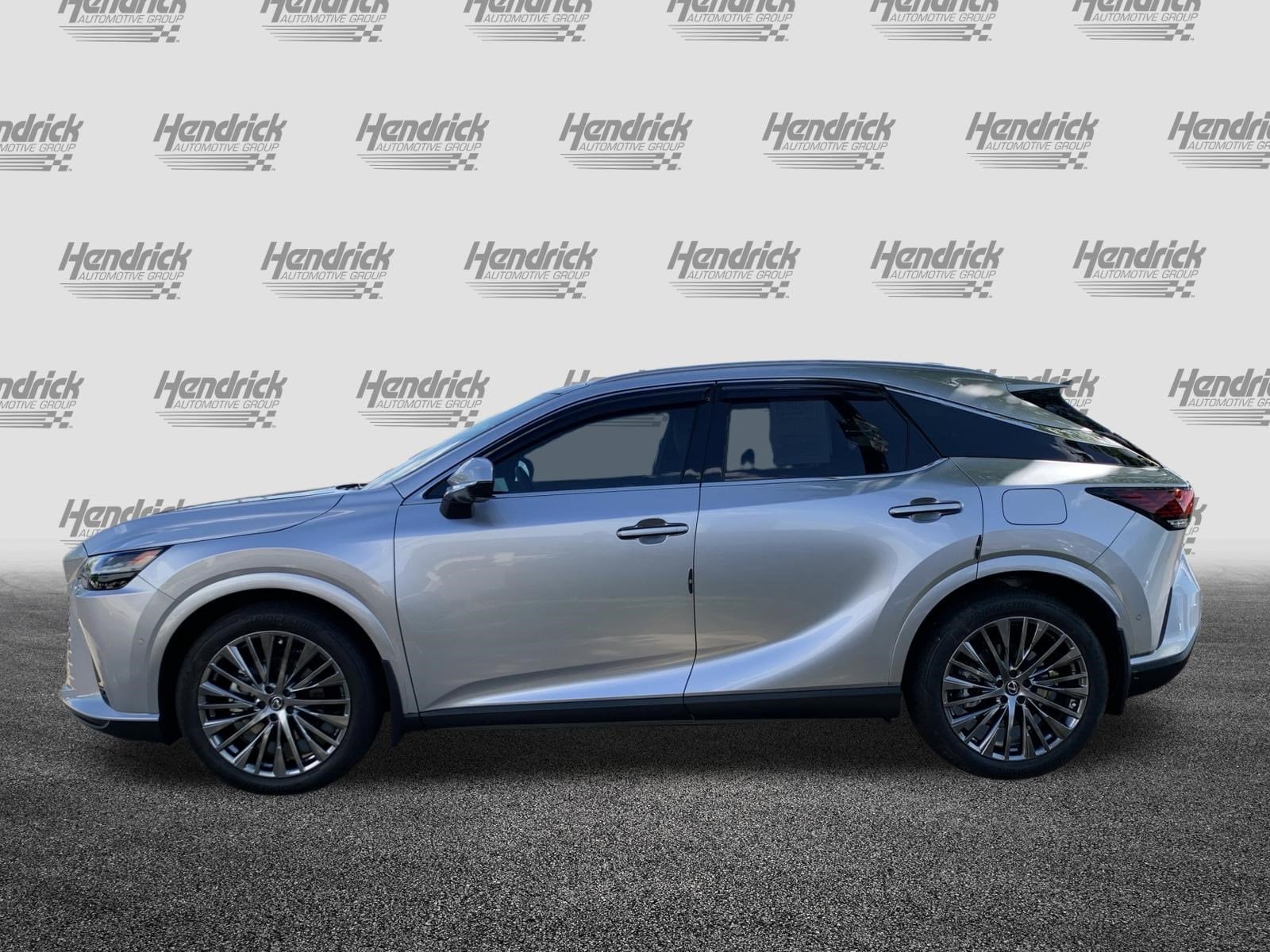 2024 LEXUS RX 450h+ Luxury photo 4