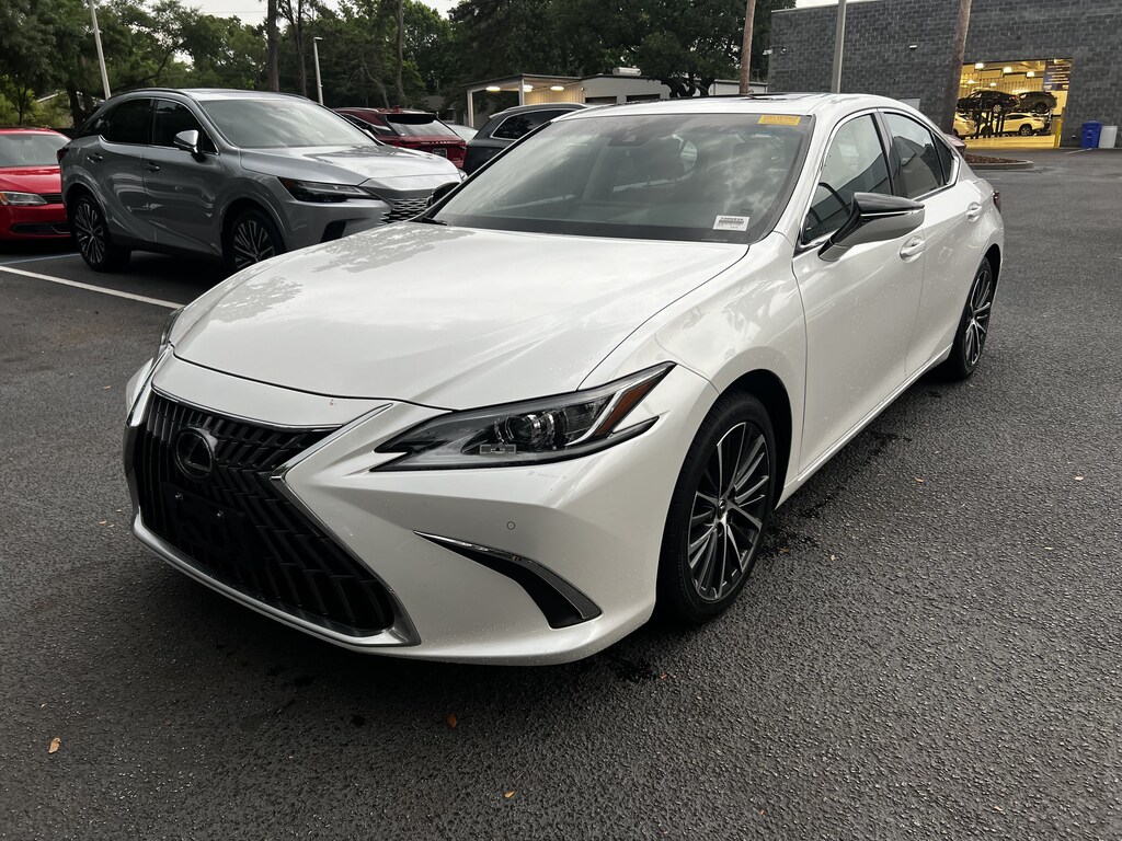 Used 2023 Lexus ES 350 Sedan