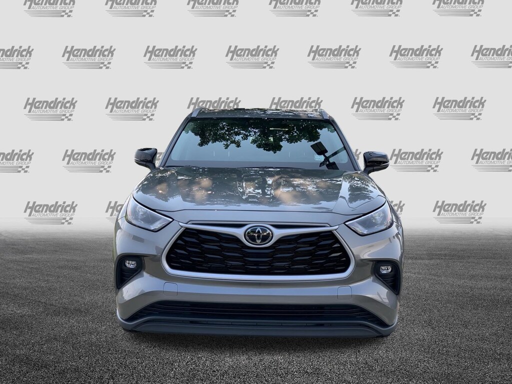 Used 2025 Toyota Highlander Hybrid XLE SUV