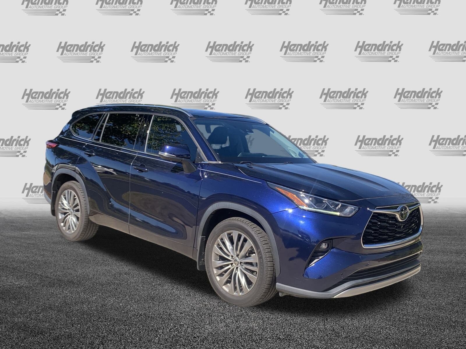 2021 Toyota Highlander Platinum photo 2