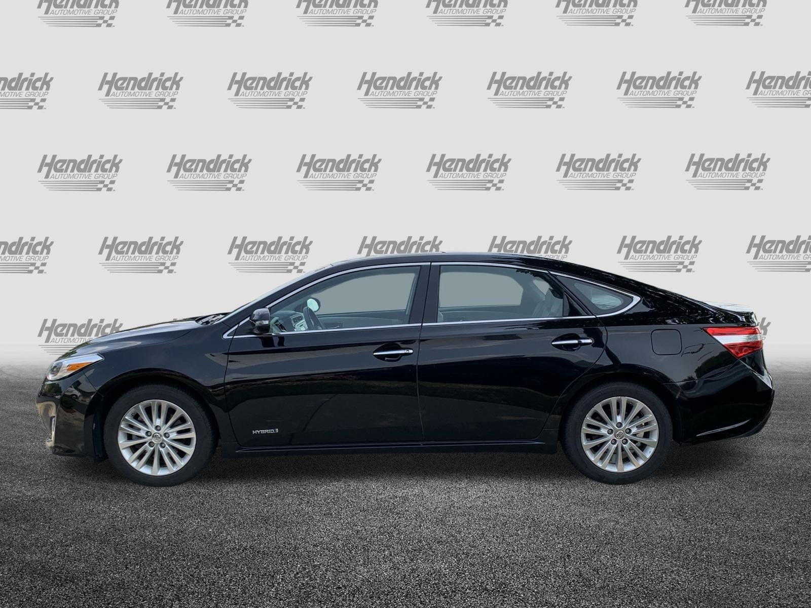 Toyota Avalon Hybrid XLE Touring
