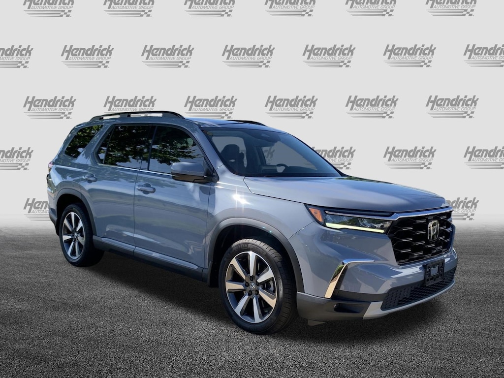 Used 2025 Honda Pilot Touring SUV