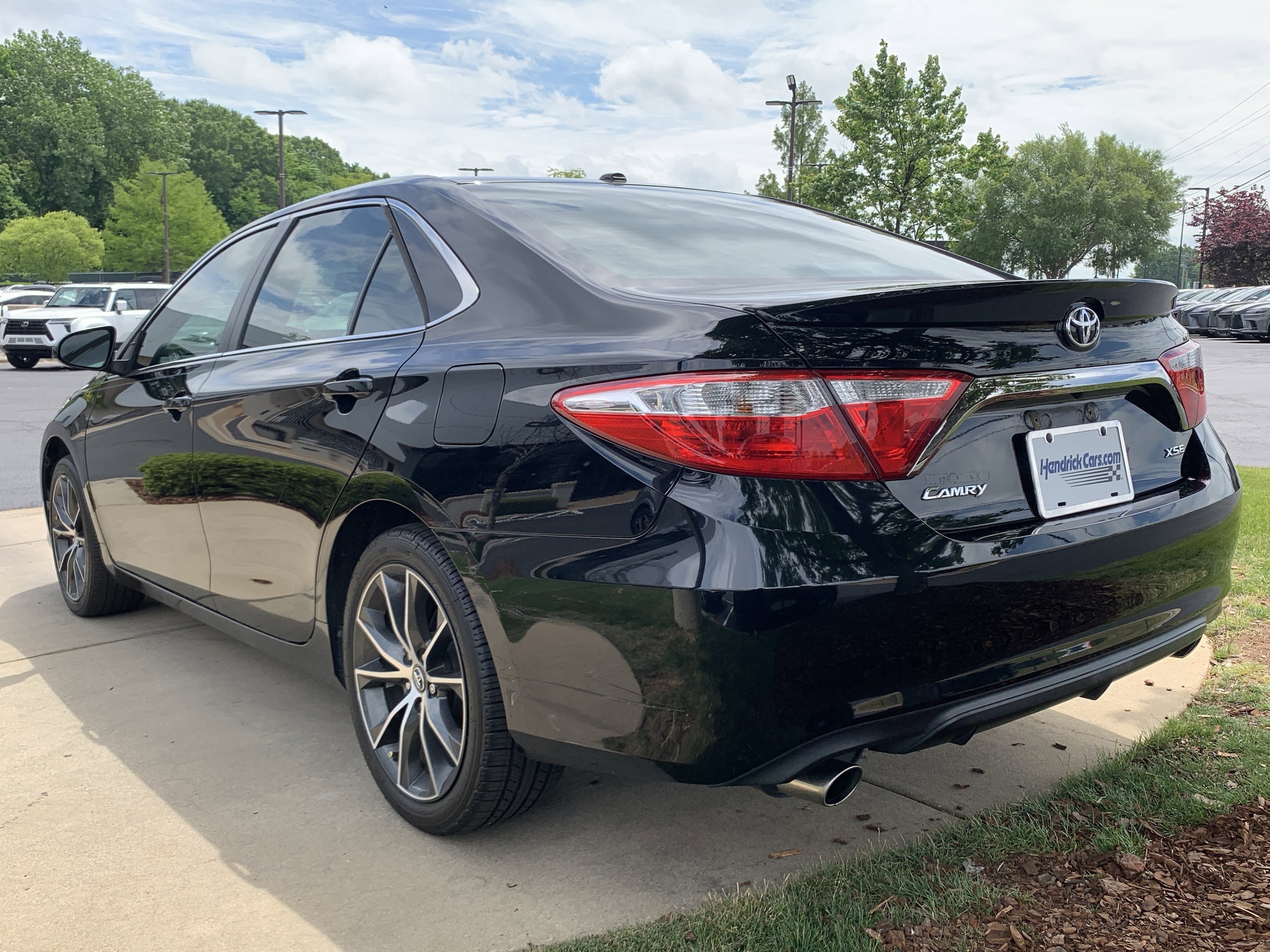 2016 Toyota Camry XSE photo 5