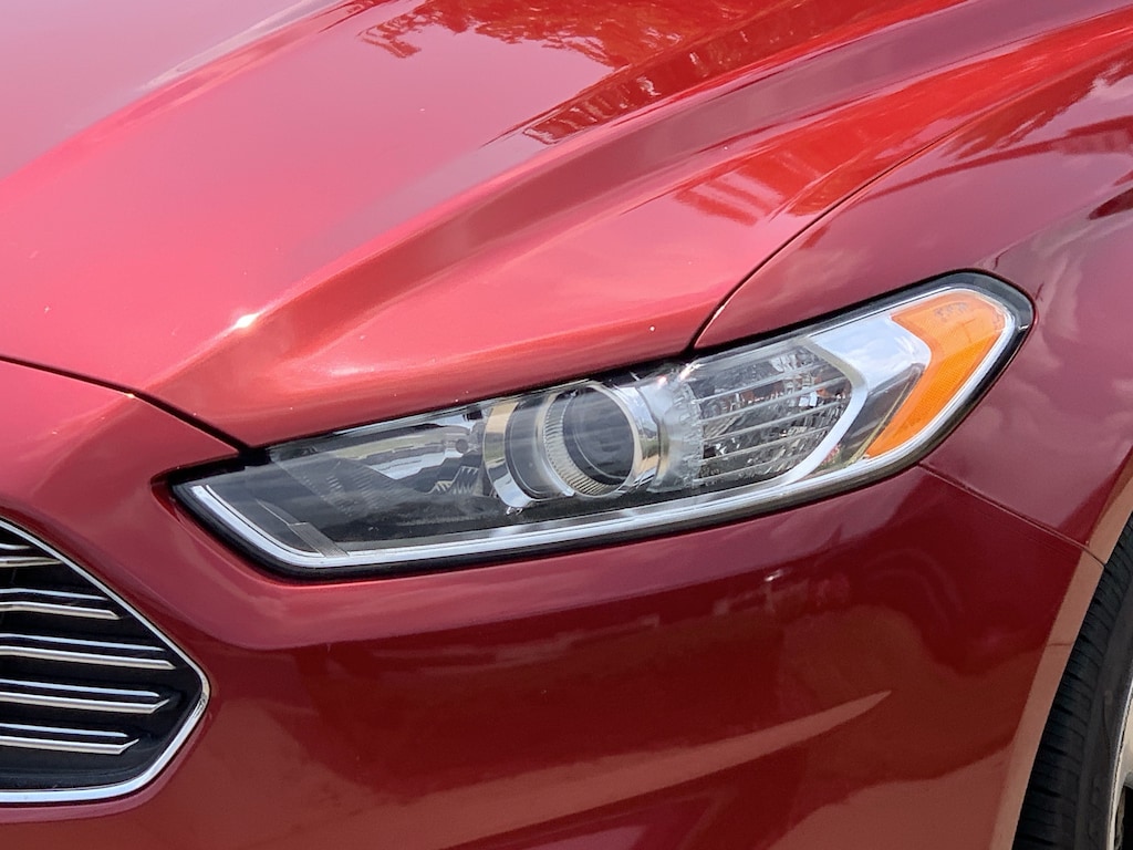 Used 2016 Ford Fusion SE Sedan