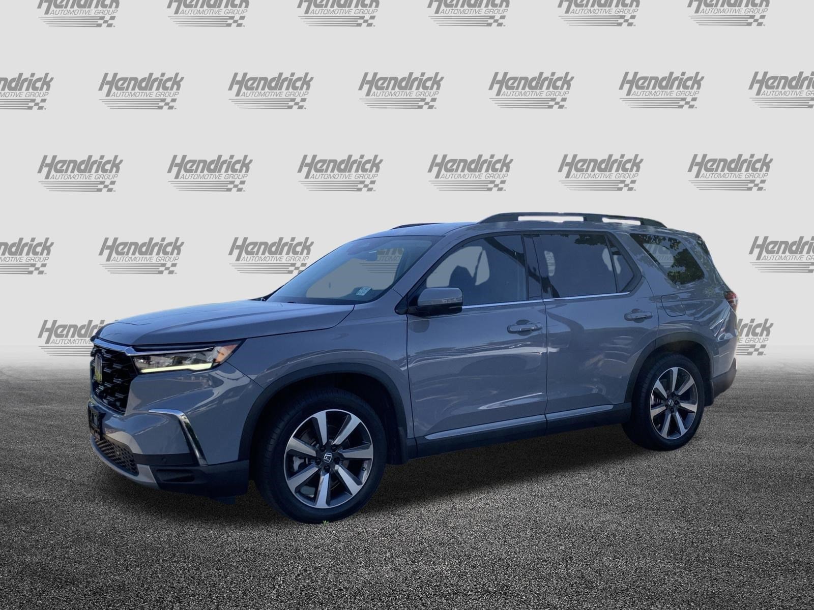 2025 Honda Pilot Touring photo 2