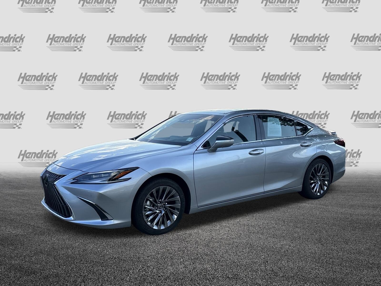 2024 Lexus ES 300h Ultra Luxury photo 4