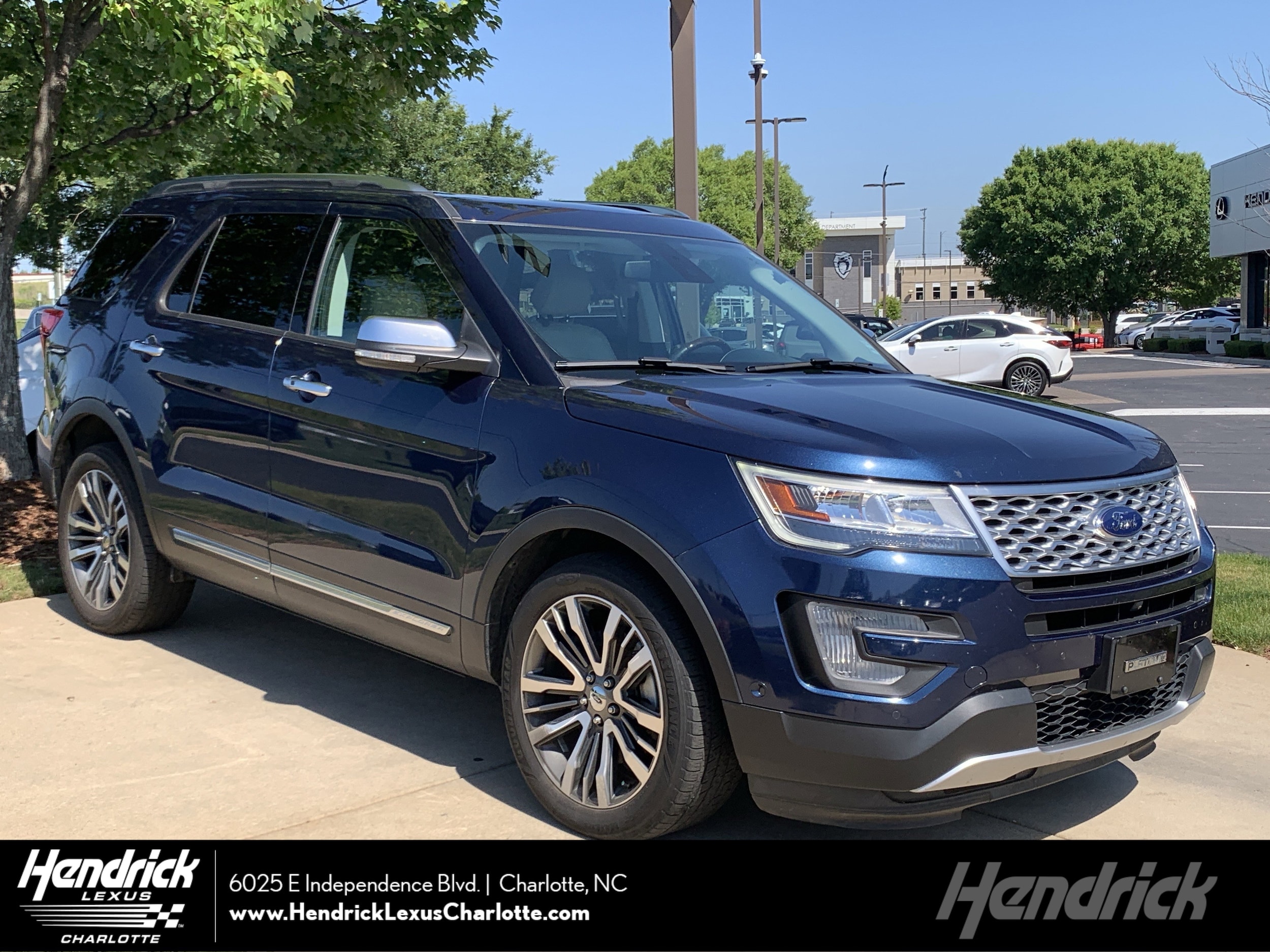 2017 Ford Explorer Platinum 4WD's photo