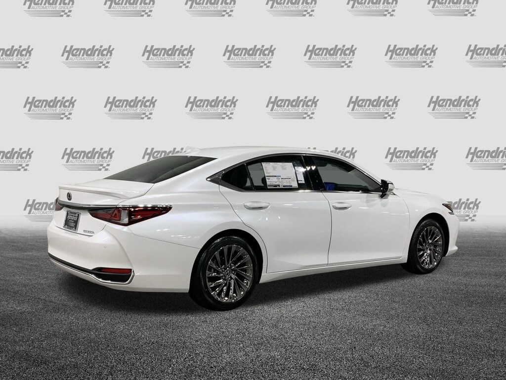 New 2025 Lexus ES 300h Luxury Sedan