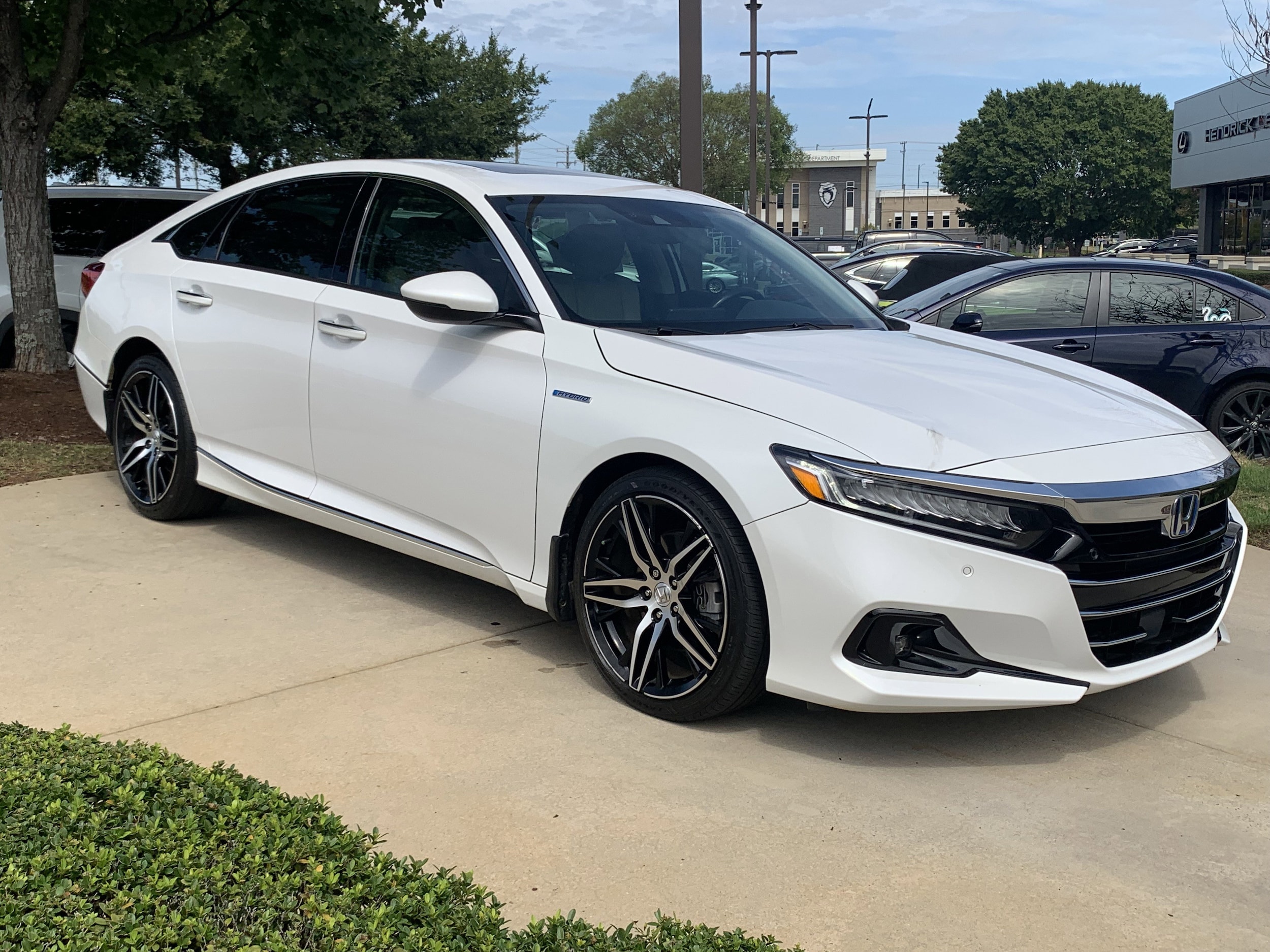 Used 2022 Honda Accord Hybrid Touring with VIN 1HGCV3F94NA018221 for sale in Northfield, Minnesota
