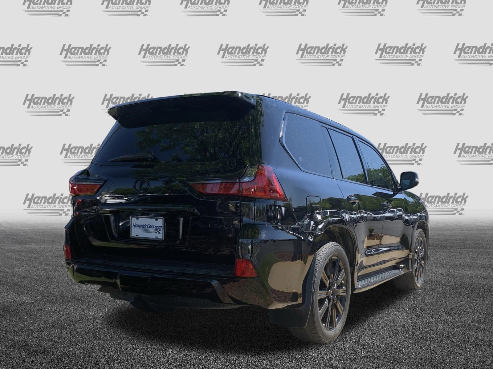 2018 LEXUS LX 570 photo 3