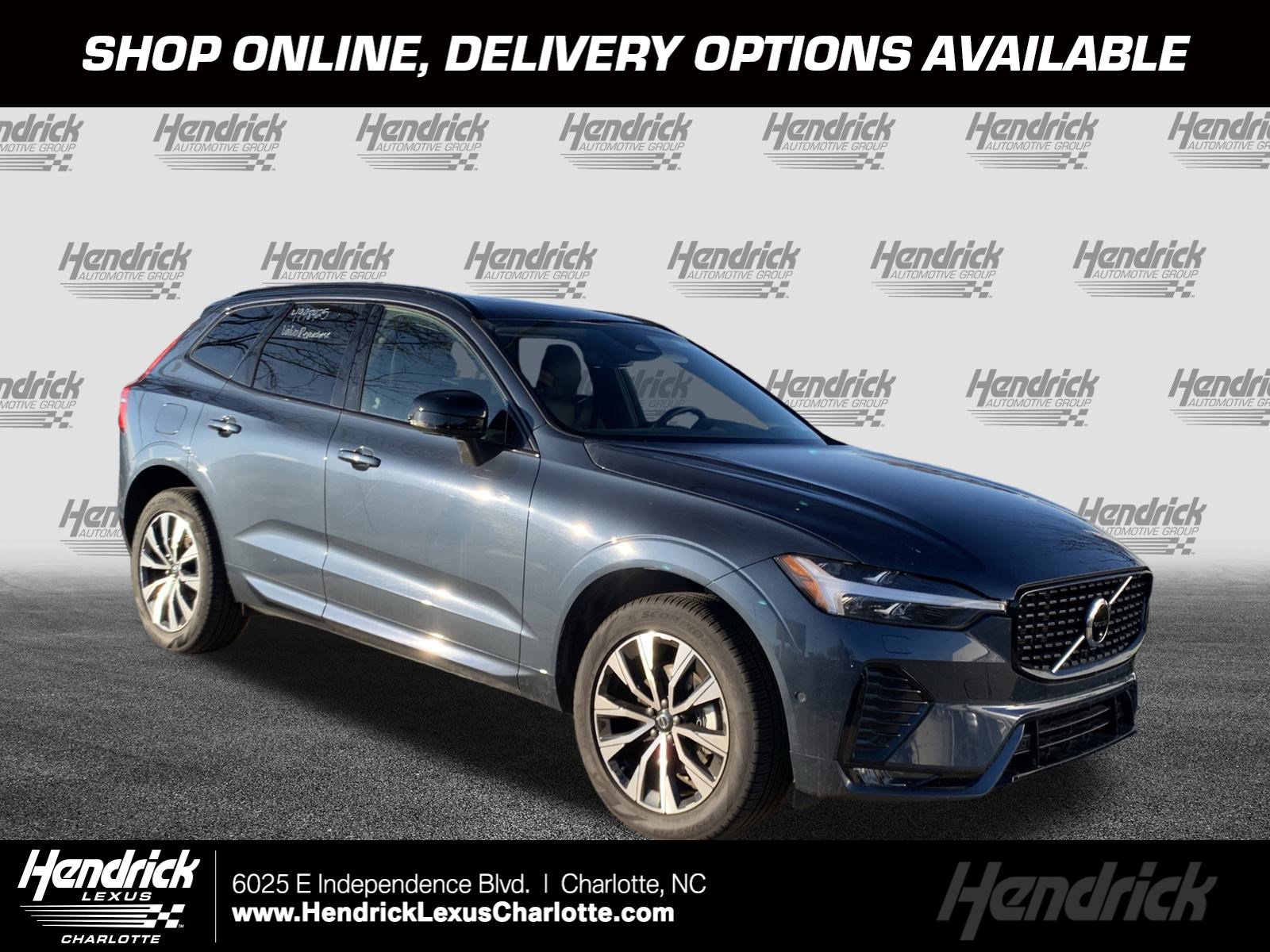 2025 Volvo XC60 Plus's photo